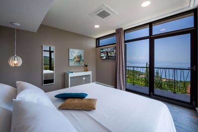 Luxury Villa Photo #28