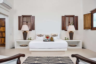 Luxury Villa Photo #20