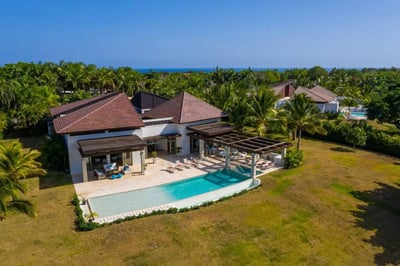 Luxury Villa Photo #5