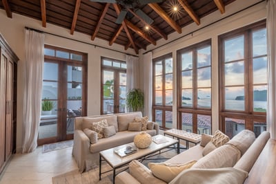 Luxury Villa Photo #4