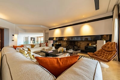 Luxury Villa Photo #26