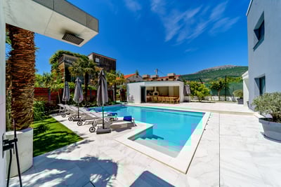 Luxury Villa Photo #4