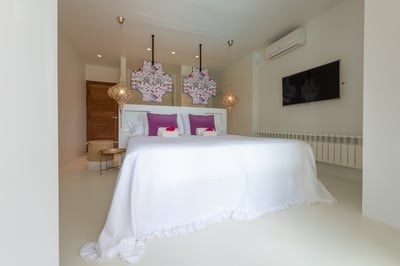 Luxury Villa Photo #26