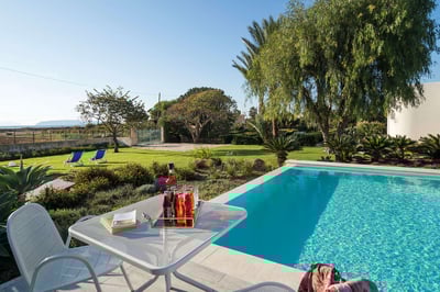 Luxury Villa Photo #10