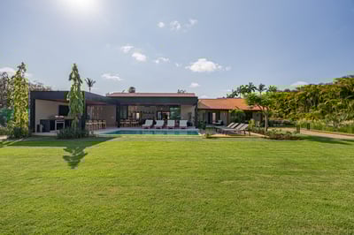 Luxury Villa Photo #16