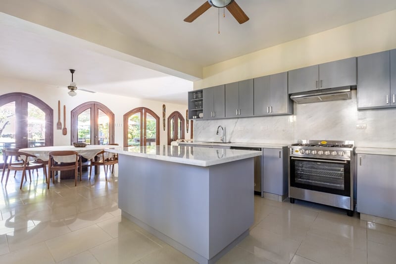 Colonial Beach Villa