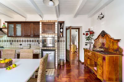 Luxury Villa Photo #15