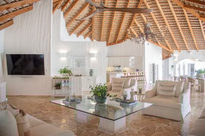 Luxury Villa Photo #13