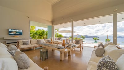 Luxury Villa Photo #18