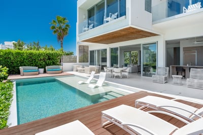 Luxury Villa Photo #11