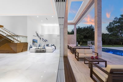 Luxury Villa Photo #12