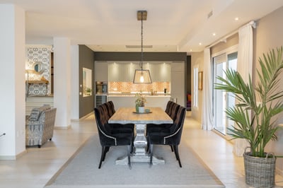 Luxury Villa Photo #15