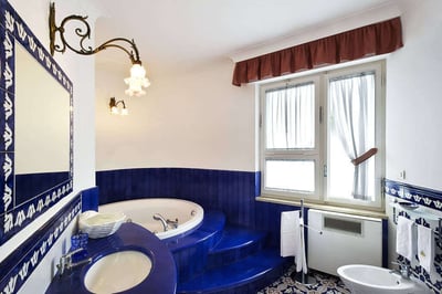 Luxury Villa Photo #11
