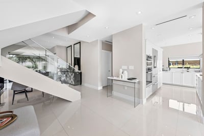 Luxury Villa Photo #23