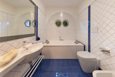 Luxury Villa Photo #33