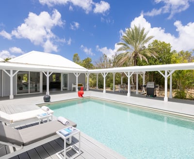 Les Terres Basses,Greystone