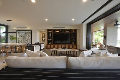 Luxury Villa Photo #22