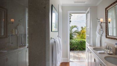 Luxury Villa Photo #37