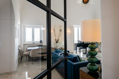 Luxury Villa Photo #30