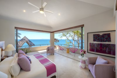 Luxury Villa Photo #23