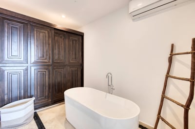 Luxury Villa Photo #47