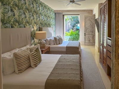 Luxury Villa Photo #35