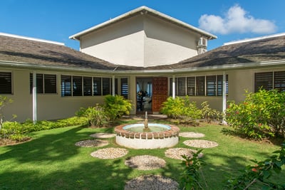 Luxury Villa Photo #9