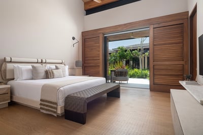 Luxury Villa Photo #34