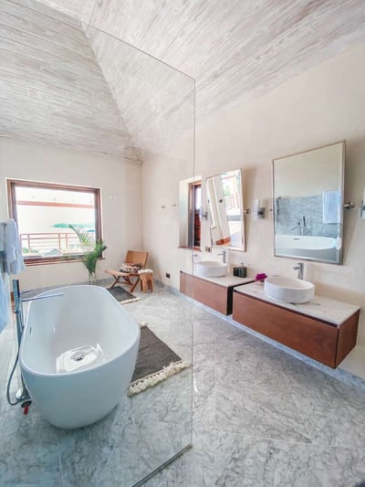 Luxury Villa Photo #40