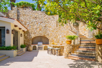 Luxury Villa Photo #16