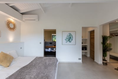 Luxury Villa Photo #42