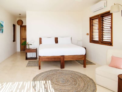 Luxury Villa Photo #25