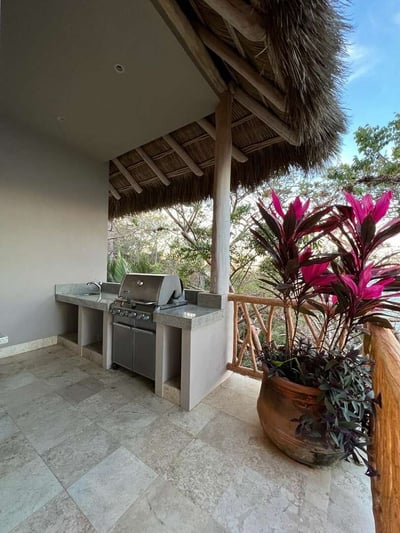 Luxury Villa Photo #14