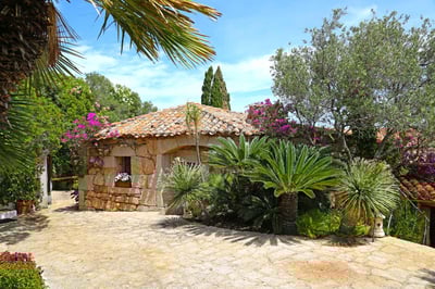 Luxury Villa Photo #33
