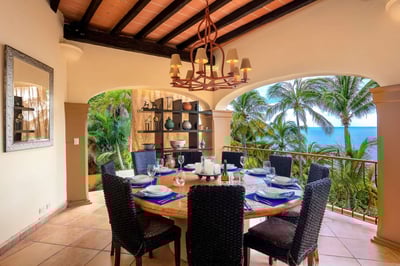 Luxury Villa Photo #26