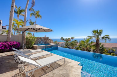 Luxury Villa Photo #5