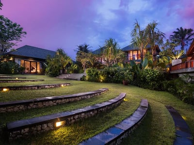 Luxury Villa Photo #9