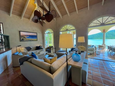 Luxury Villa Photo #18