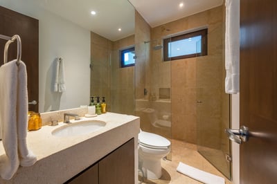 Luxury Villa Photo #15