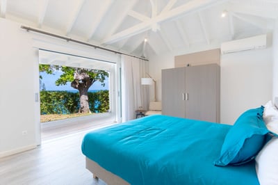 Luxury Villa Photo #24