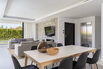 Luxury Villa Photo #12
