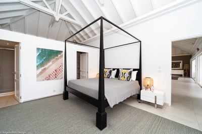 Bedroom 1: King size bed, air conditioning, ceiling fan, HD-TV, Dish Network, Apple TV, DVD player, 