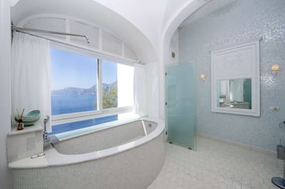 Luxury Villa Photo #40