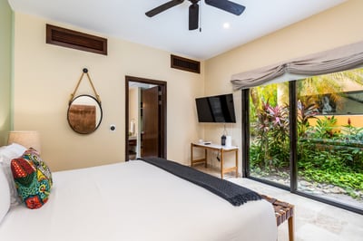Luxury Villa Photo #29
