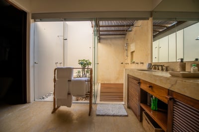 Luxury Villa Photo #29