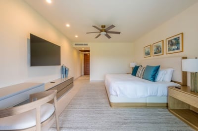 Luxury Villa Photo #17