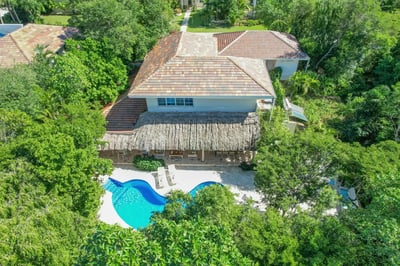 Luxury Villa Photo #2