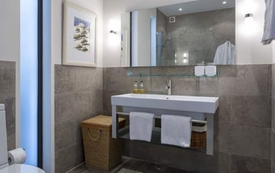Luxury Villa Photo #16