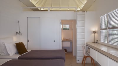 Bedroom 4: Euro King size bed (or twin beds), air conditioning, HD-TV, Apple TV, dressing room,