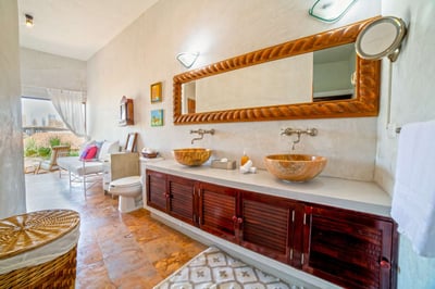 Luxury Villa Photo #26